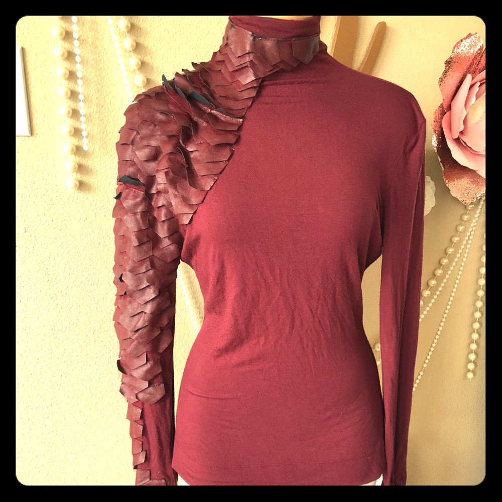 Burgundy turtleneck long sleeve!